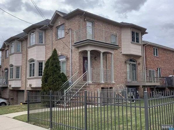 59B Liberty Pl #B, Palisades Park, NJ 07650