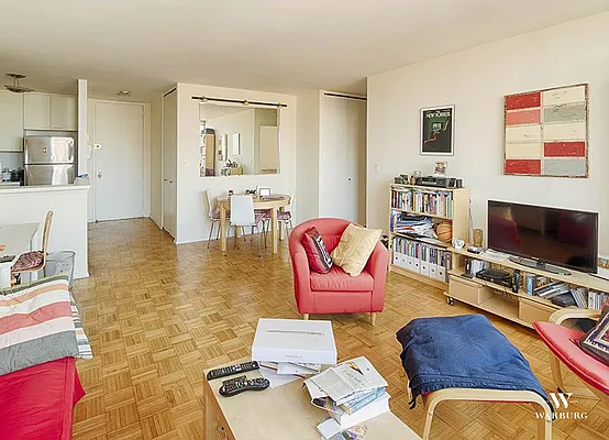 Rented by Warburg | media 9