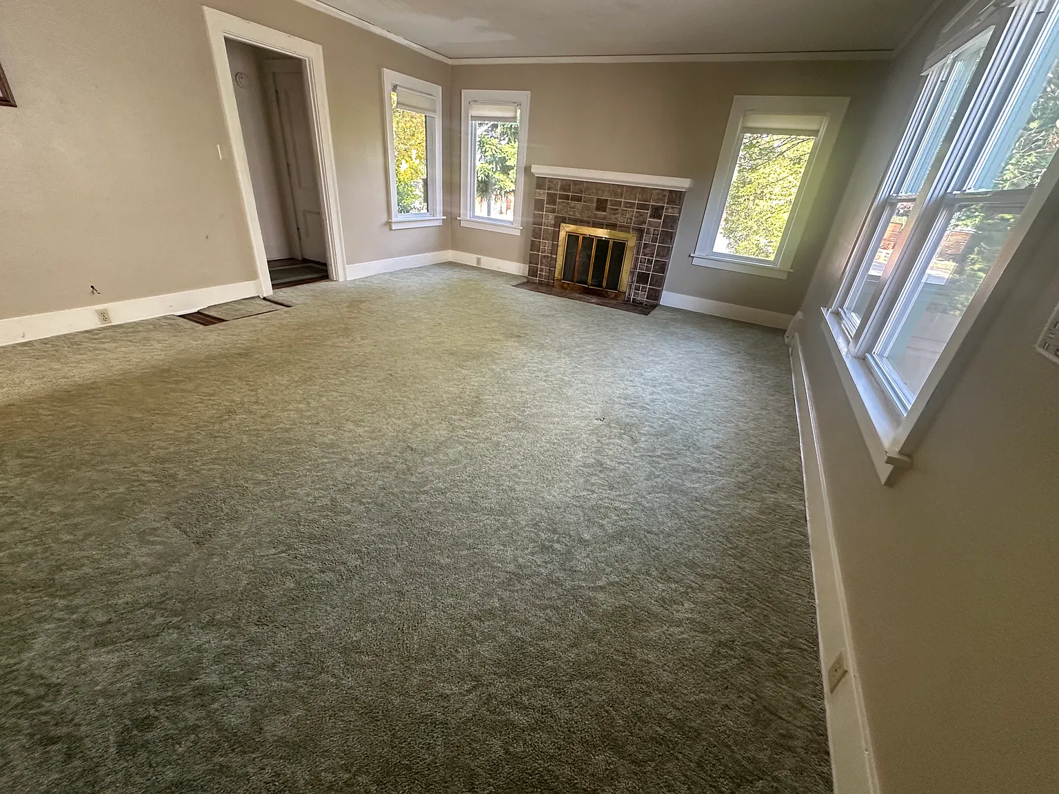 7818 Lake City Way NE — Photo 2