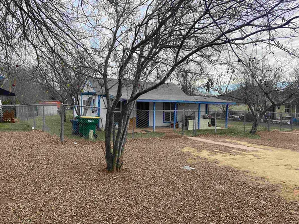 213 Avenue M, Marble Falls, TX 78654-5617