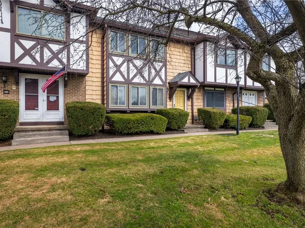 163 New Wickham Dr, Penfield, NY 14526