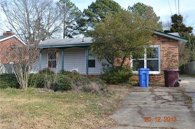 1st image of 3005 Southport Ave