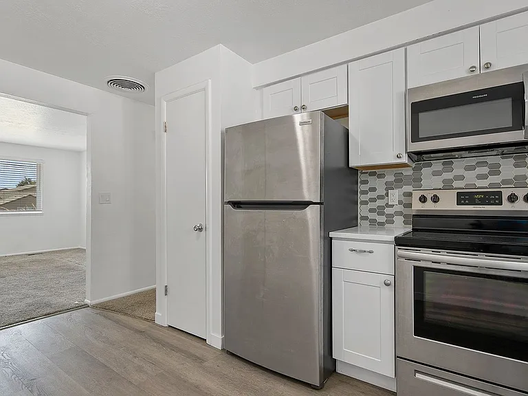 4942 W Targee St — Photo 2