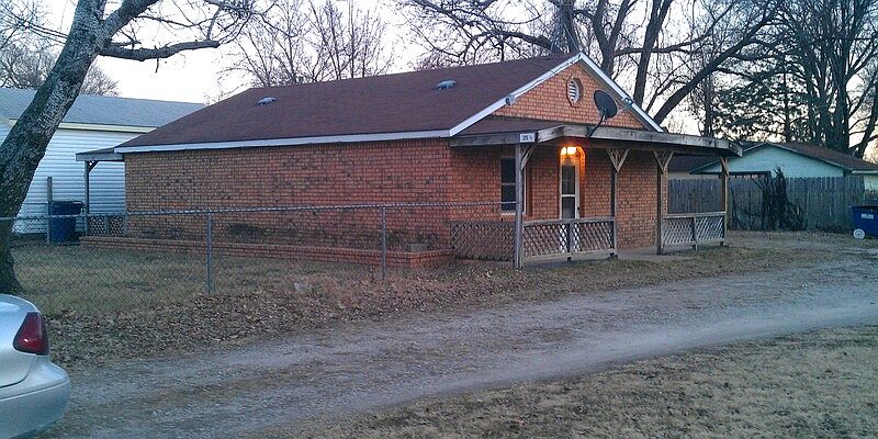 1st image of 315A N Pecan St