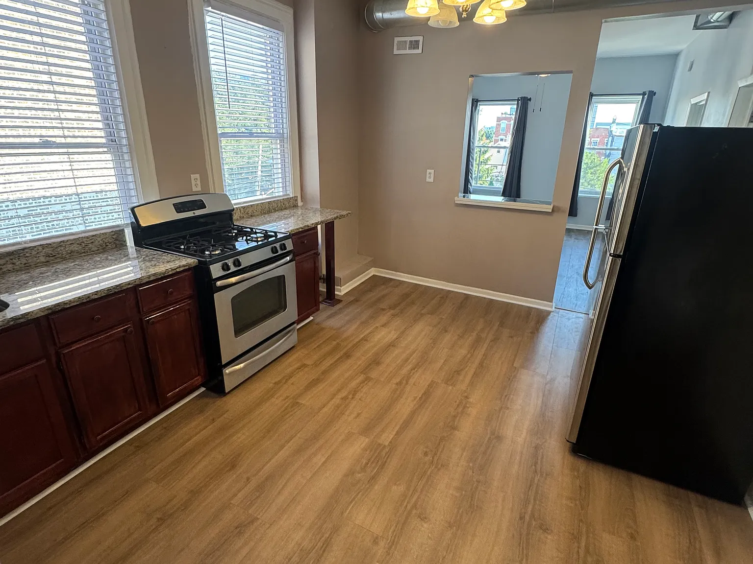2 bed, 1.0 bath, $2,000 — Photo 3