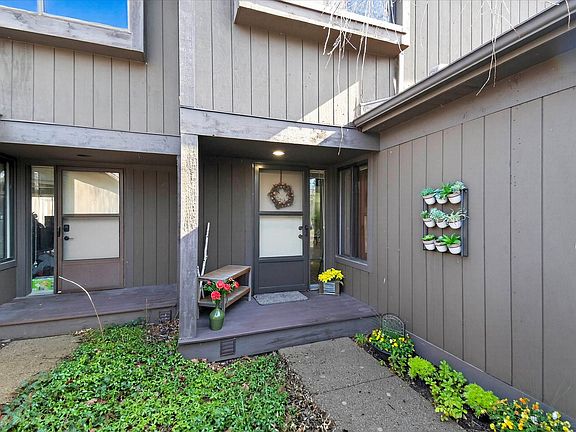 5th image of 2555 Meade Ct