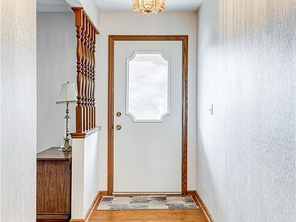 3rd image of 1203 Grovewood Dr