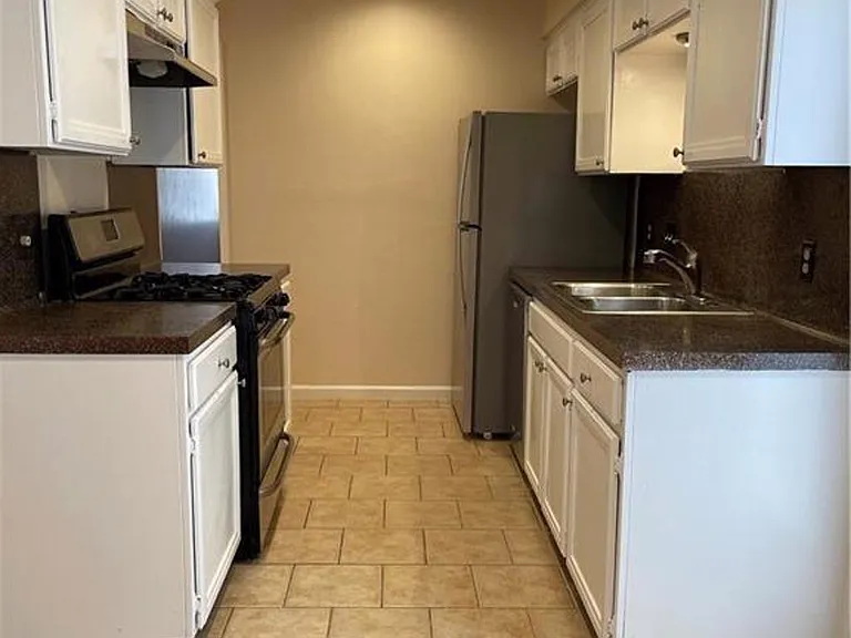 10302 Little Pebble Dr #B — Photo 6