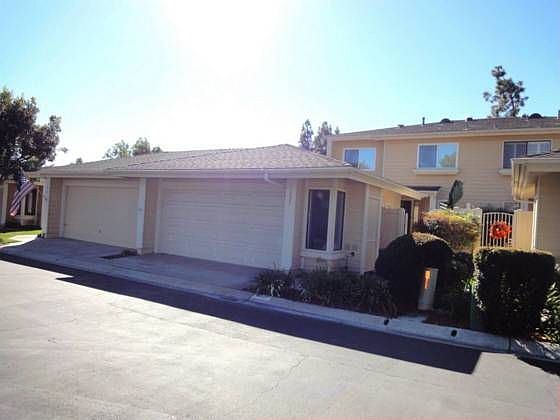 1st image of 1021 Gleneagles Pl