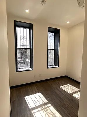 Rented by REAL New York | media 3