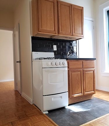 3rd image of 260 6th Ave APT 22