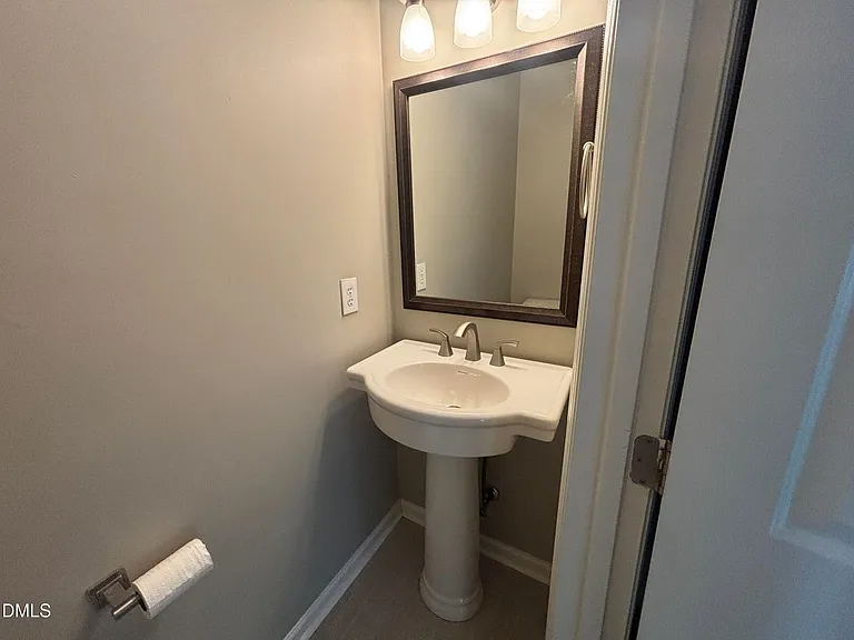 2101 Jerimouth Dr — Photo 33
