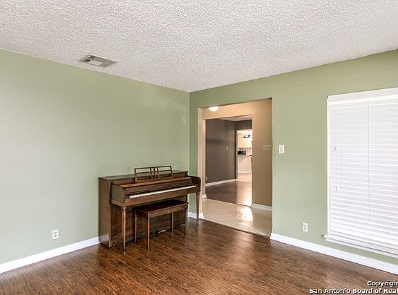 4th image of 5815 Sky Country St