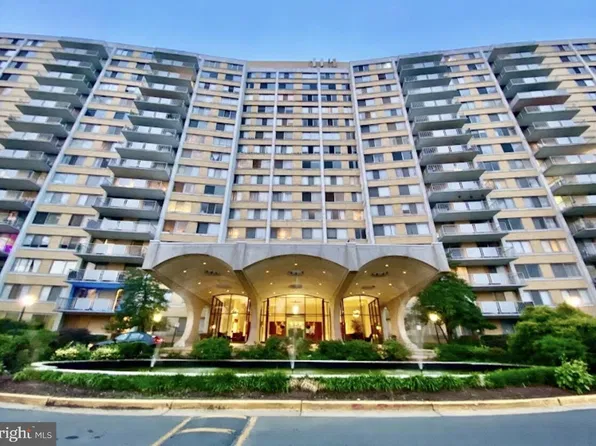 301 N Beauregard St APT 1720, Alexandria, VA 22312