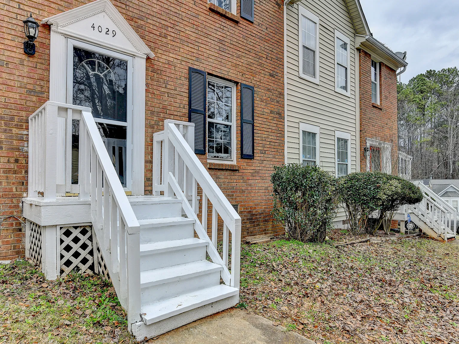 2 bed, 1270 sqft, $1,900 — Photo 2