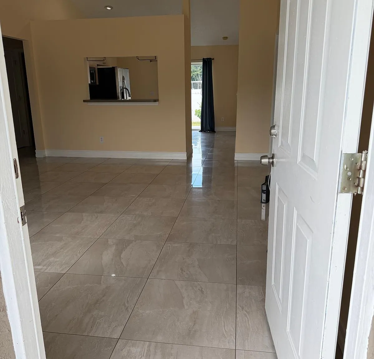 5202 Roble Grove — Photo 2