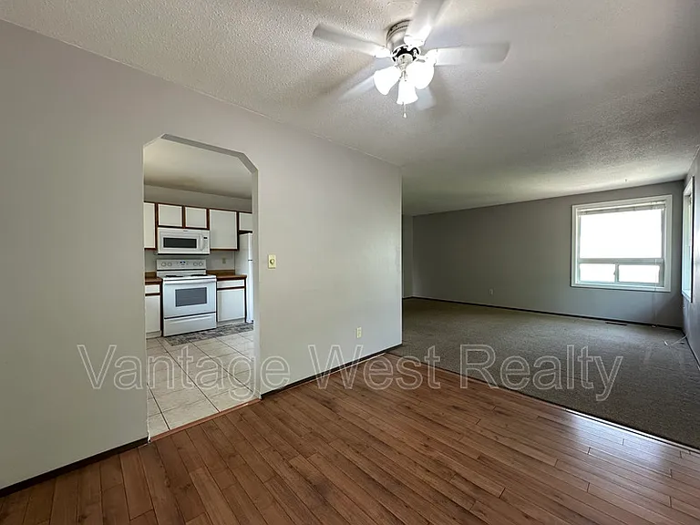 723A Stockwell Ave — Photo 9