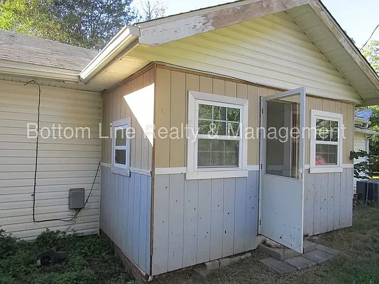 3912 Plainview Rd — Photo 11
