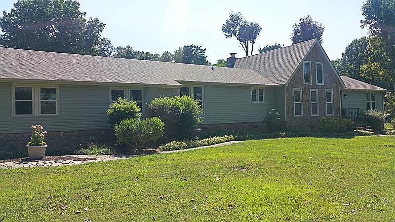 1st image of 416 Robertson Dr