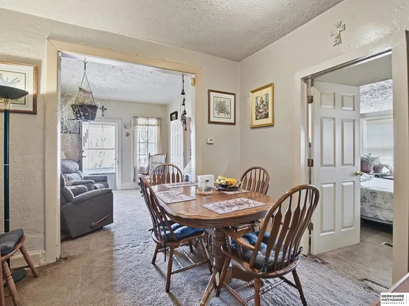 2420 S 8th St, Omaha, NE 68108