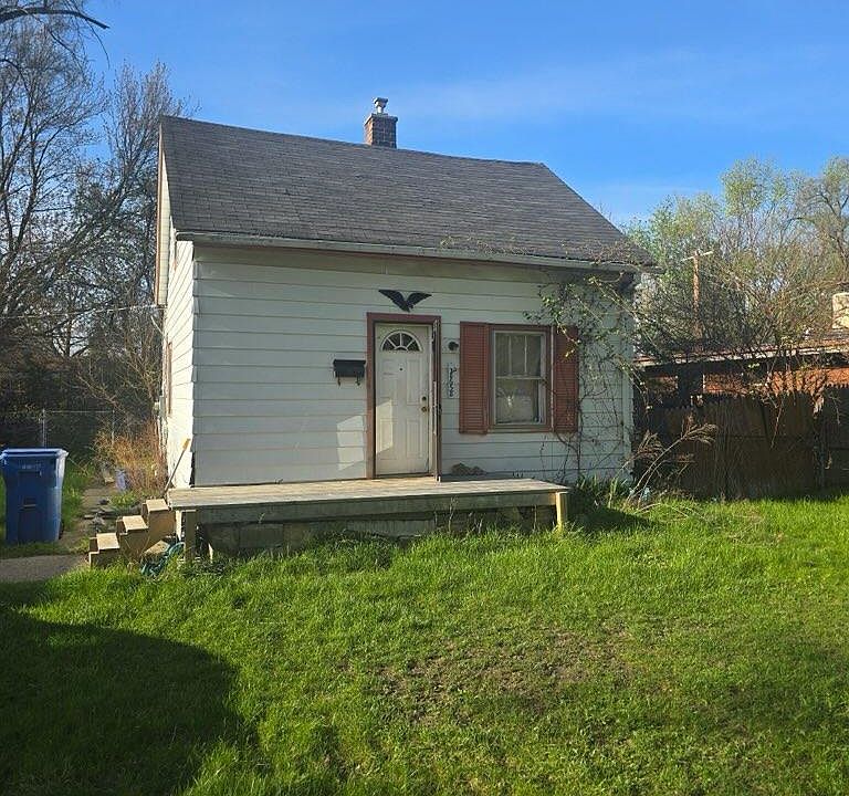 1st image of 28658 Glenwood St