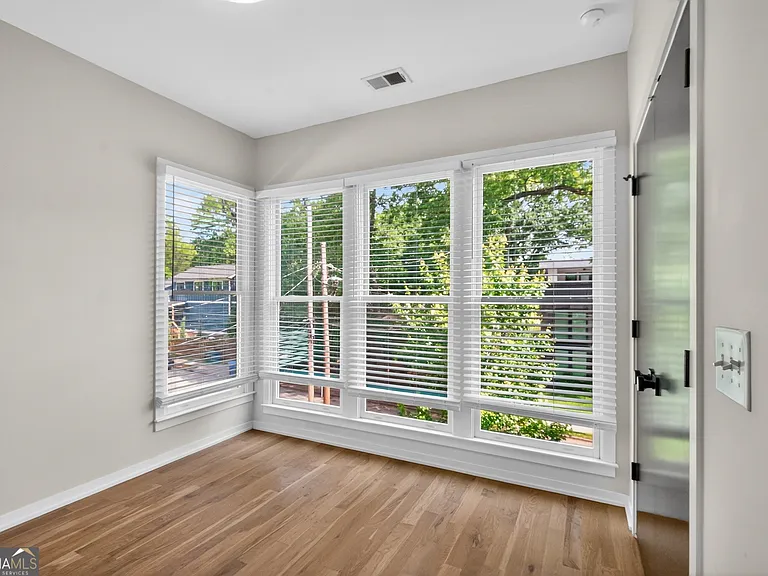 454 Calhoun St NW #B — Photo 9