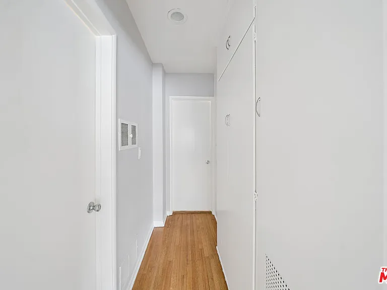 5303 Vantage Ave #1/2 — Photo 12