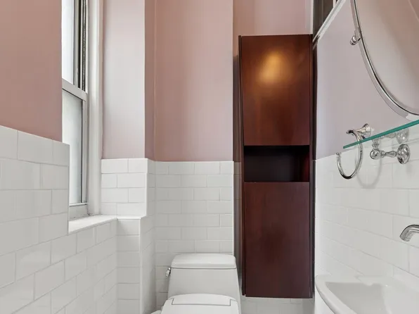 300 West 53rd Street 2E image 6 of 7