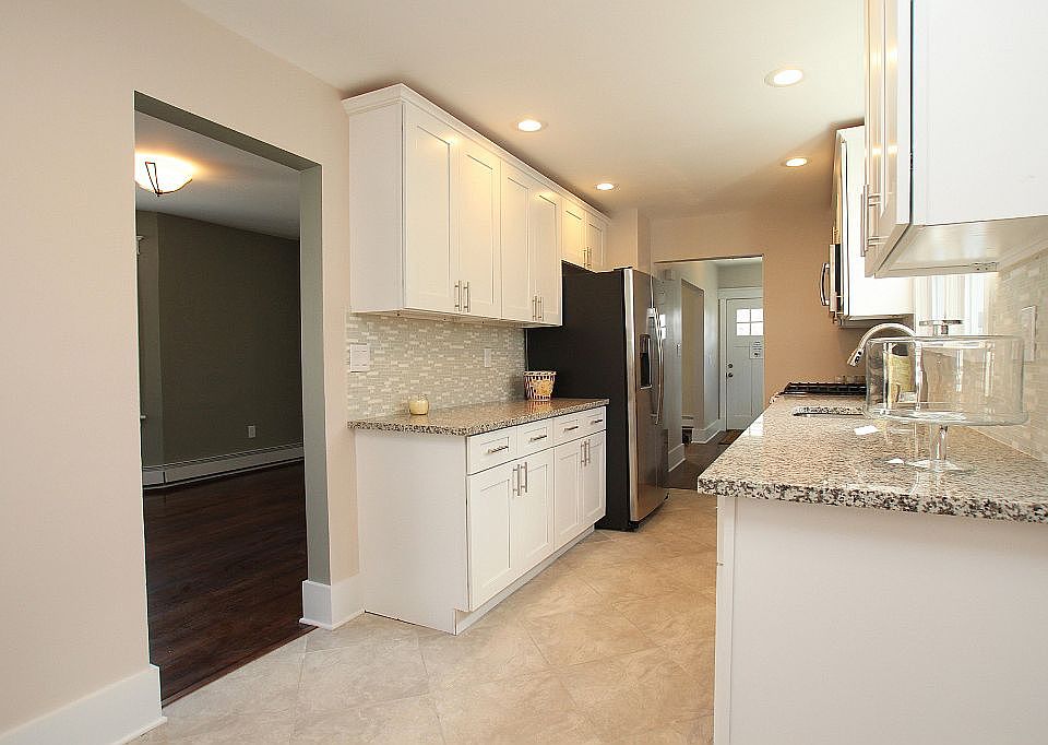 New cabinets, granite
