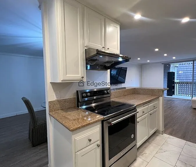 6526 Ocean Crest Dr #A214 — Photo 6