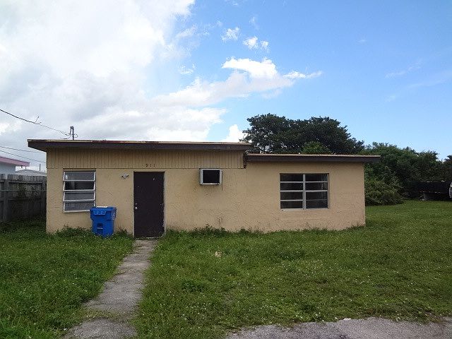 2nd image of 1911 NW 27th St