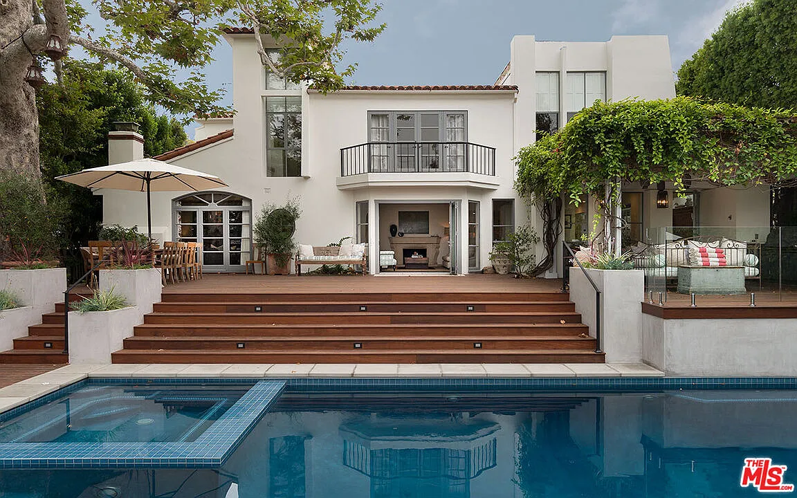 4 bed, 6.0 bath, 4410 sqft, $42,000 — Photo 1