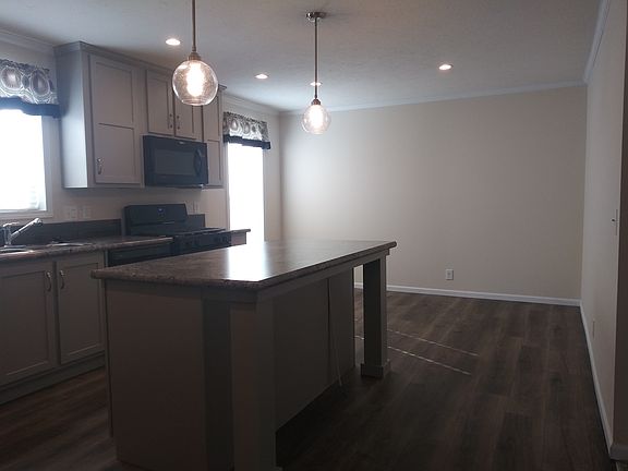 3rd image of 10371 Riveria Ct