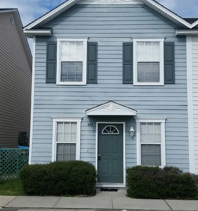 24 Old Courthouse Way