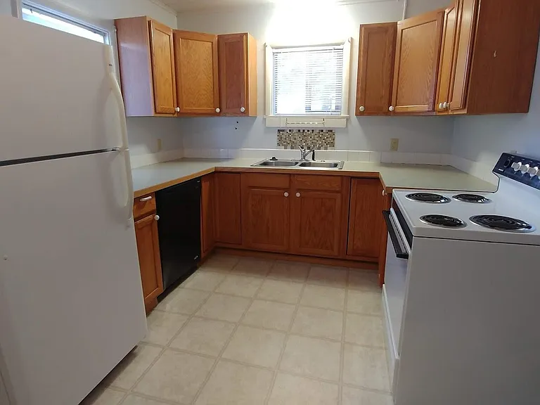 203 E Front St #B — Photo 7
