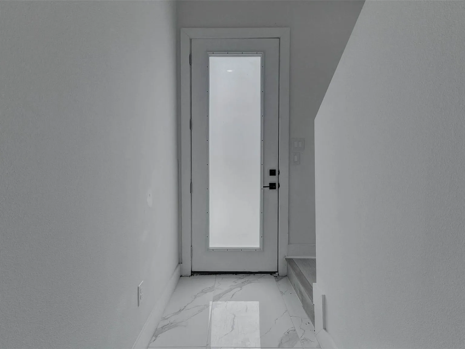 3 bed, 2.5 bath, 1762 sqft, $2,300 — Photo 4