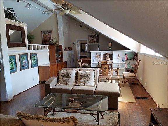2nd image of 297 Artists Ave