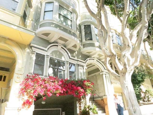 1st image of 542 Lombard St