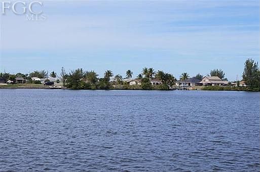 2nd image of 1137 SW 44th St