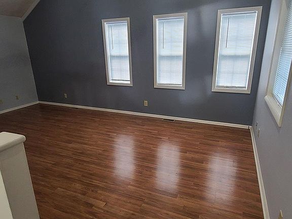 4th image of 2708 N Reserve St