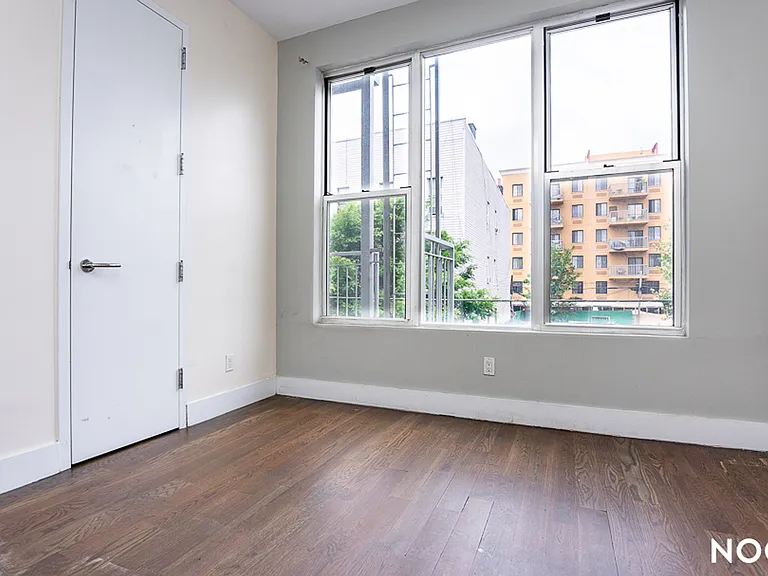 18 Dodworth St #2A — Photo 6