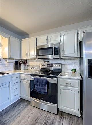 3rd image of 801 Huntington Dr S
