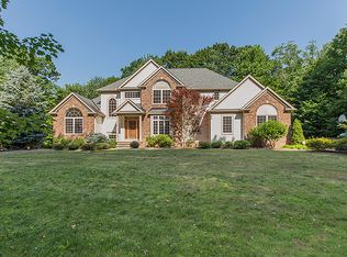 11580 Regent Park Dr, Chardon, OH 44024