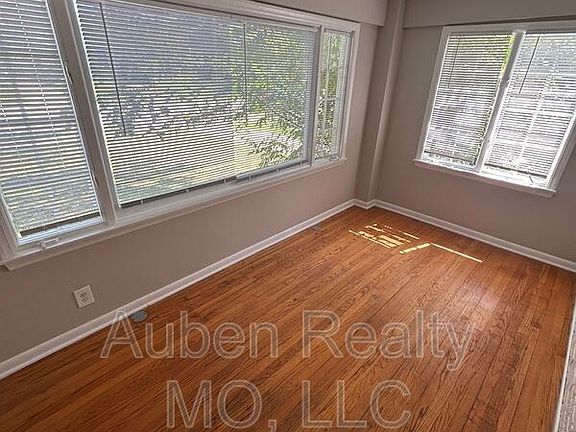 2nd image of 5424 Harrison St #1F
