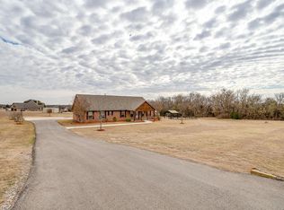 3303 Farm Land Ct, Granbury, TX 76048