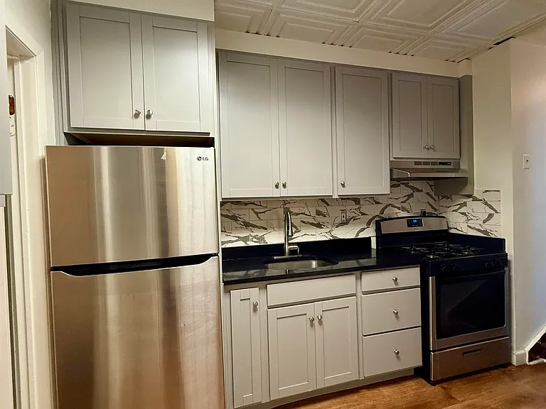 201-203 N 2nd St #7 — Photo 11