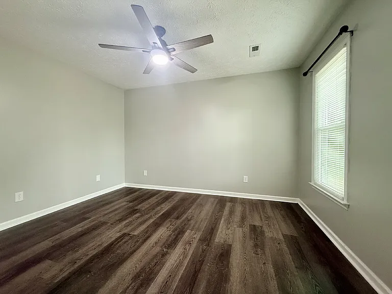 632 Bromsworth Trl — Photo 14