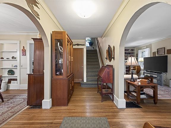 5th image of 96 Thomas Ave