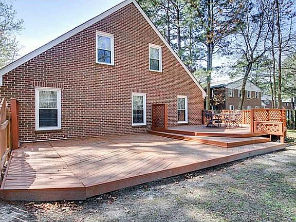 4th image of 933 Kings Landing Cir