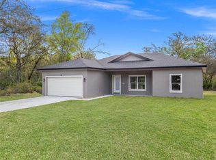 110 Guava Place Dr, Ocklawaha, FL 32179